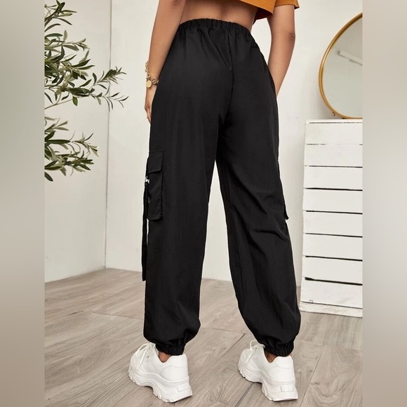 EZwear side flap pocket tape panel cargo pants in good condition. (Worn: 1) - Picture 2 of 3